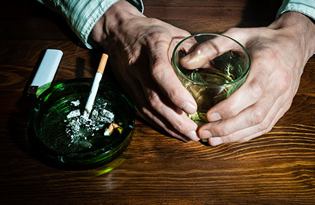 Reducing drinking could help with smoking cessation, research finds